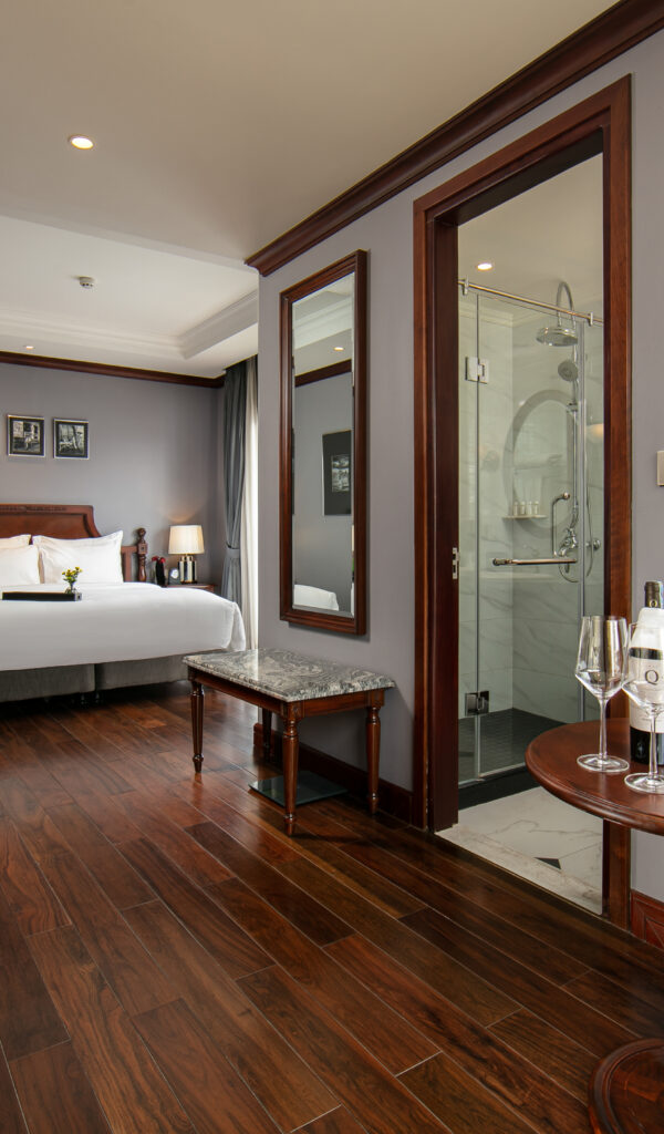 605 Terrace Suite (3) 605 Terrace Suite (3)