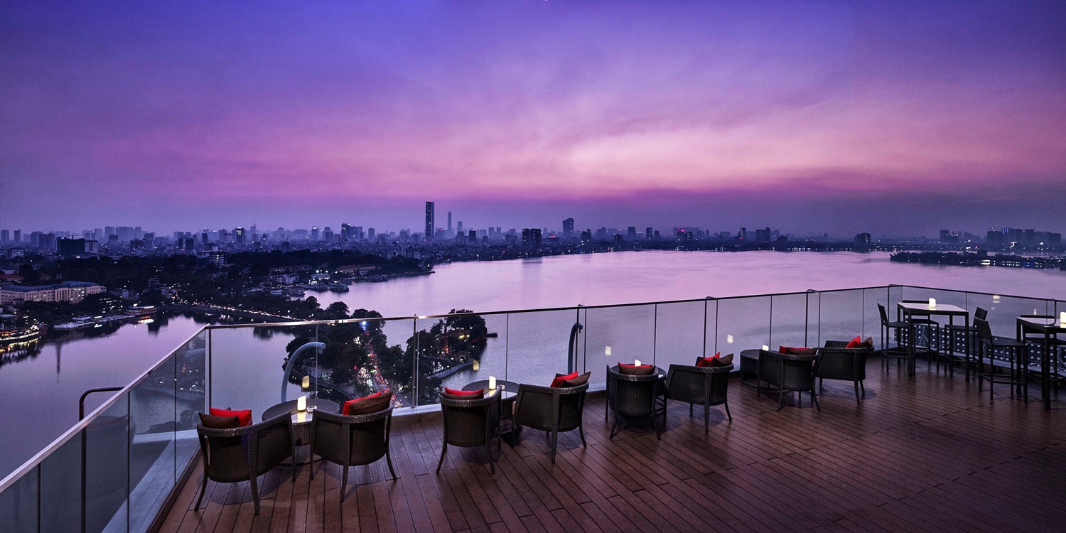 Summit Bar